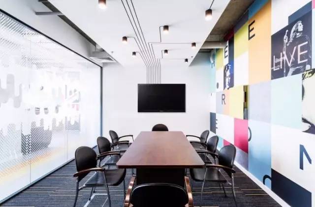 辦公室裝修空間“小”不怕，幾招輕松可以把就變“大”