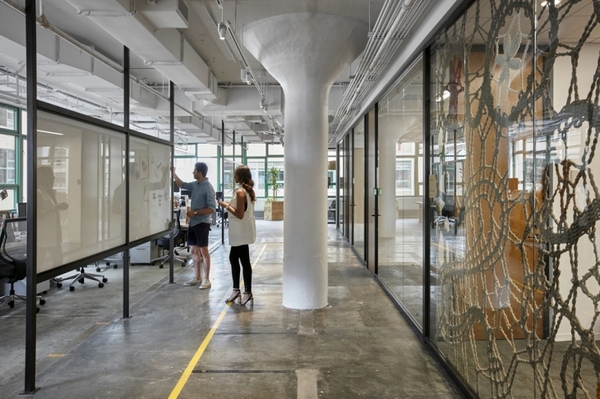 辦公室裝修得真文藝復(fù)古，忍不住拿來曬曬！