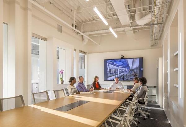 辦公室裝修靜謐溫和，更有效促進(jìn)團(tuán)隊(duì)協(xié)作