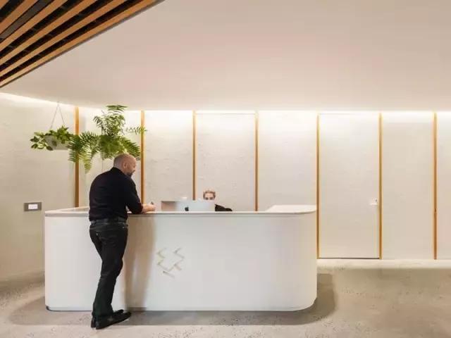 2000m2 像家一樣溫馨的辦公室，看完我心動了