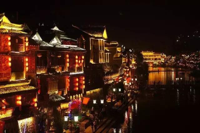 厲害了！觸摸屏公司的現(xiàn)代 loft辦公空間