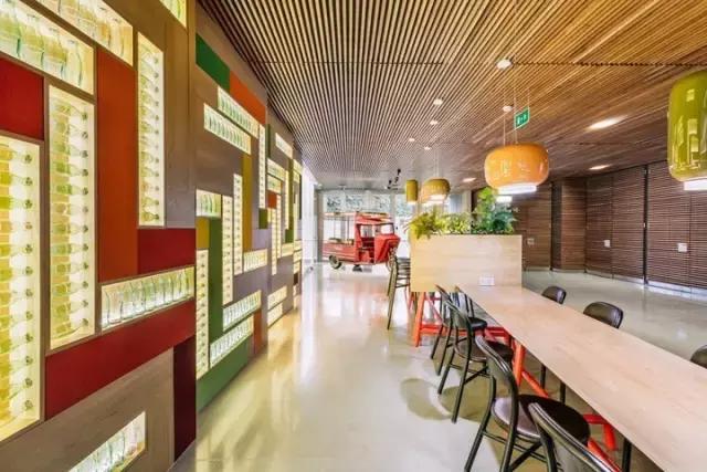 既有感官愉悅，又能體現(xiàn)品牌價(jià)值，我就服可口可樂(lè)的辦公室設(shè)計(jì)！