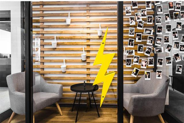 高端辦公室裝修設(shè)計經(jīng)典案例:波蘭Droids科技公司辦公室設(shè)計