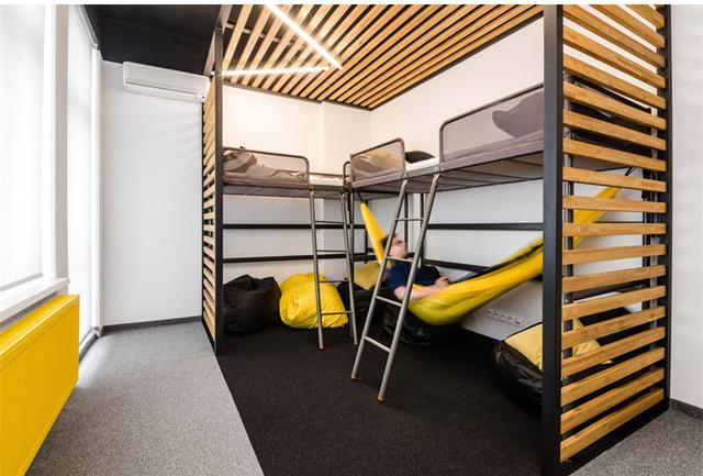 高端辦公室裝修設(shè)計經(jīng)典案例:波蘭Droids科技公司辦公室設(shè)計