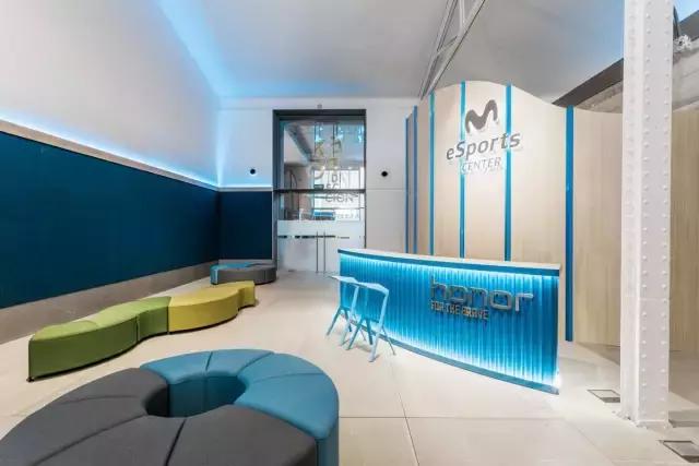 就喜歡這種天馬行空的藍(lán)，馬德里Movistar Riders辦公室設(shè)計