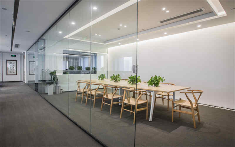 上海辦公室裝修預(yù)算多少合適？2025最新裝修指南不踩坑